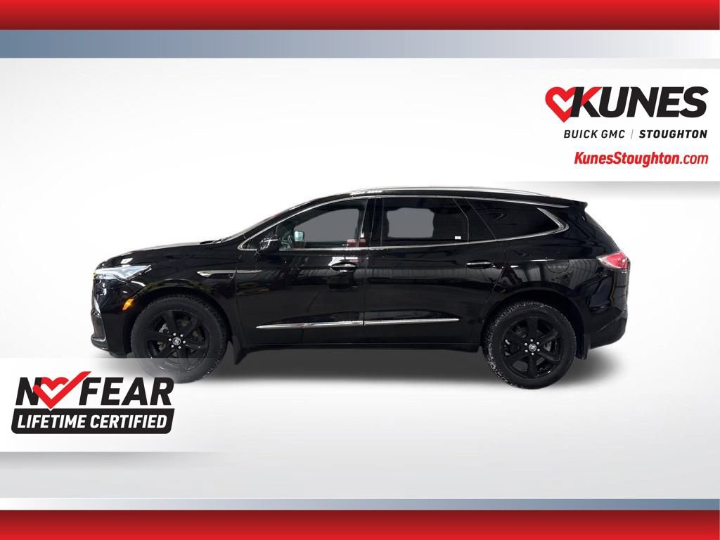 Used 2024 Buick Enclave Essence image 8
