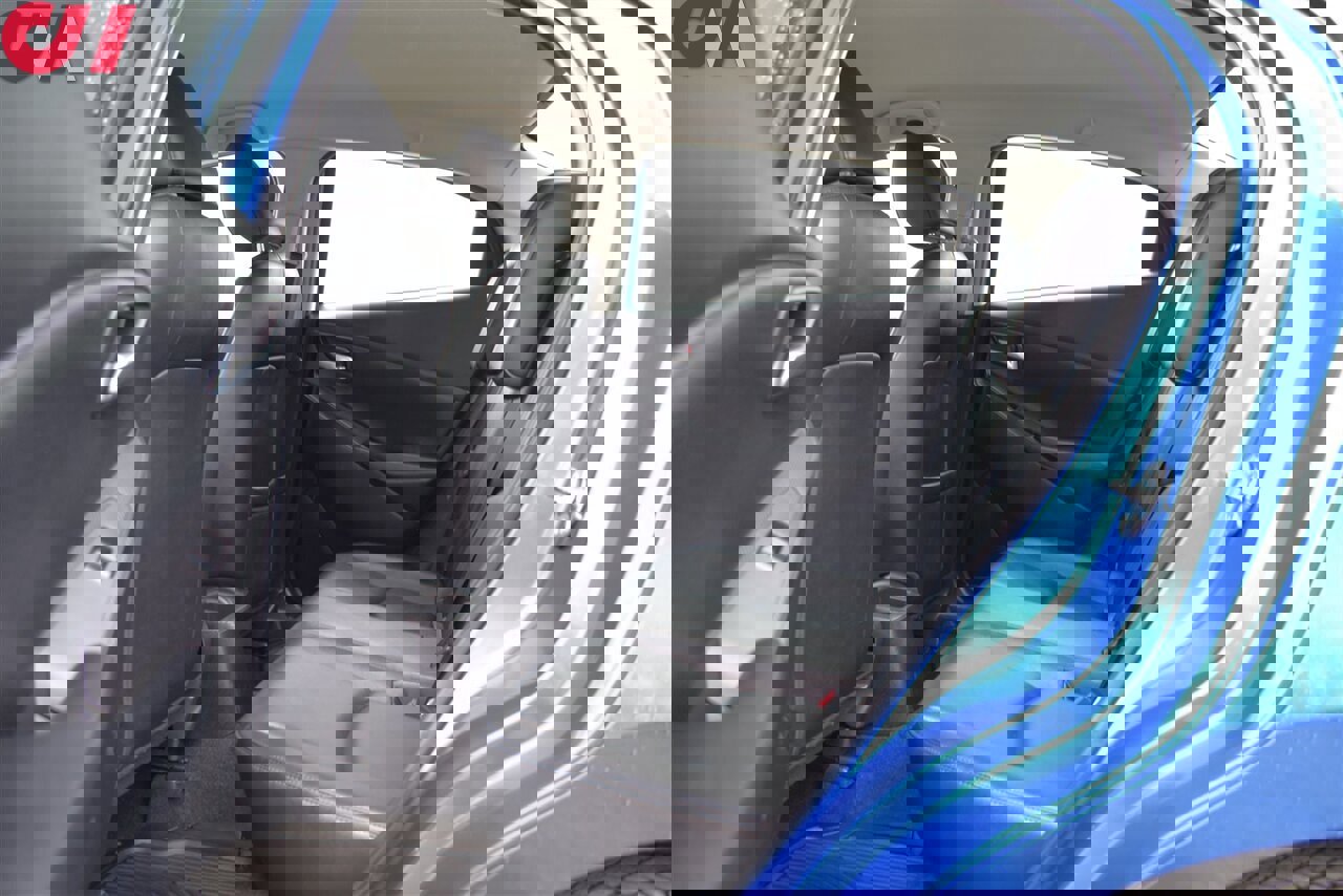 Used 2019 Toyota Yaris XLE image 24