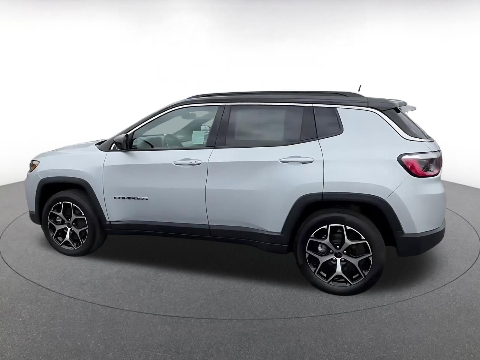 Used 2025 Jeep Compass Limited AWD/4WD image 9