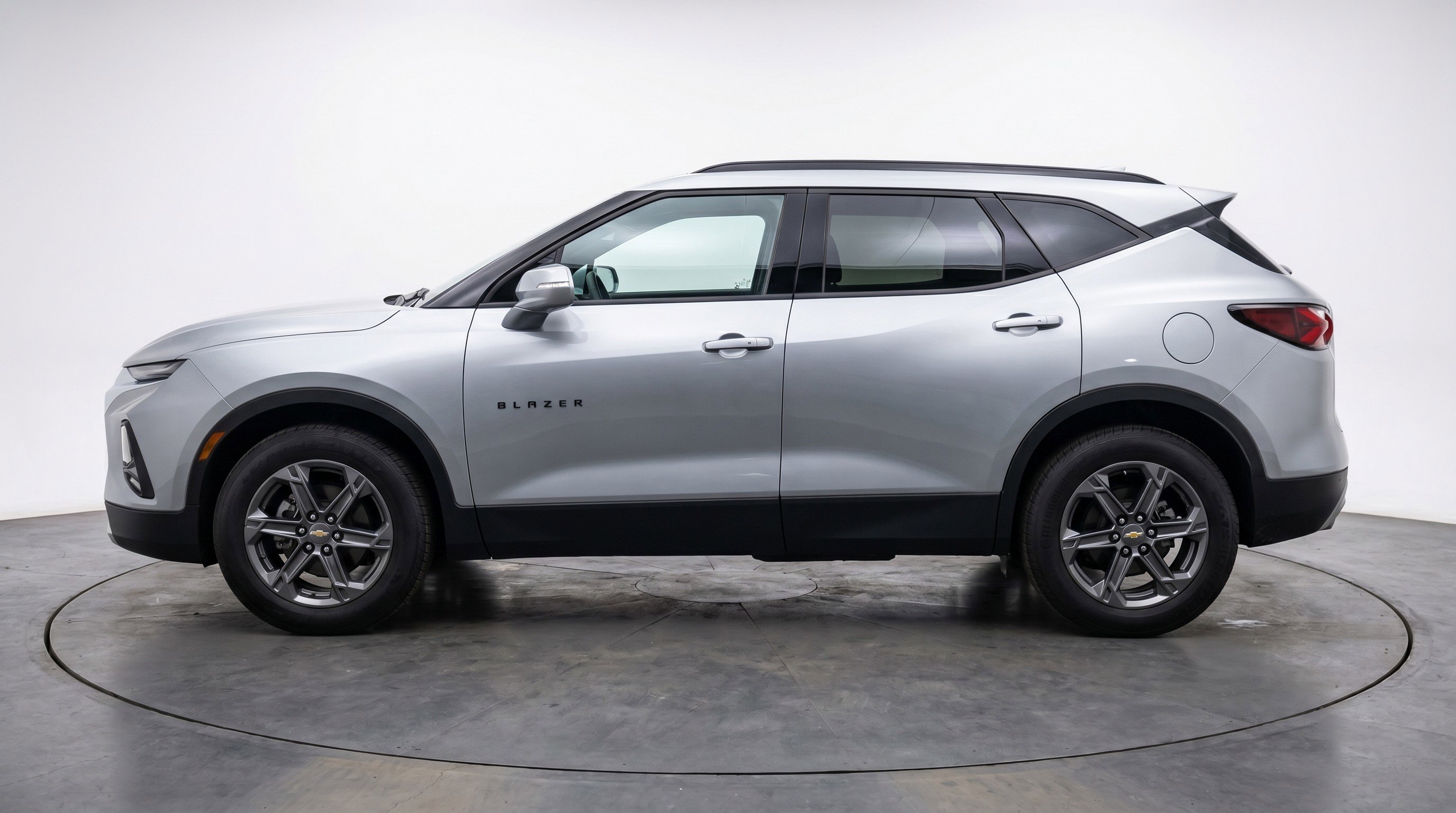 Used 2025 Chevrolet Blazer LT FWD image 5