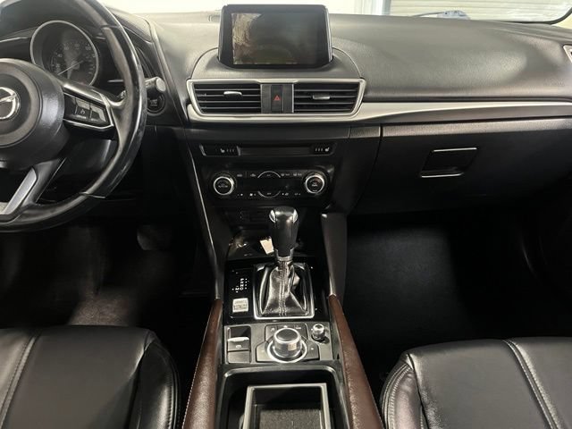 Used 2018 MAZDA MAZDA3 Touring FWD image 18