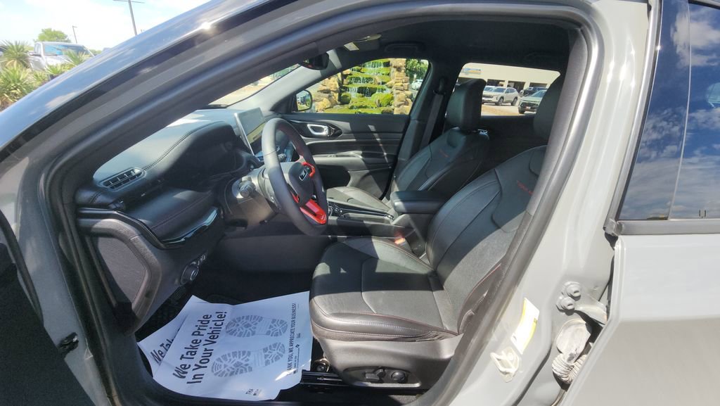 Used 2023 Jeep Compass Trailhawk w/ Trailhawk Elite Group image 9