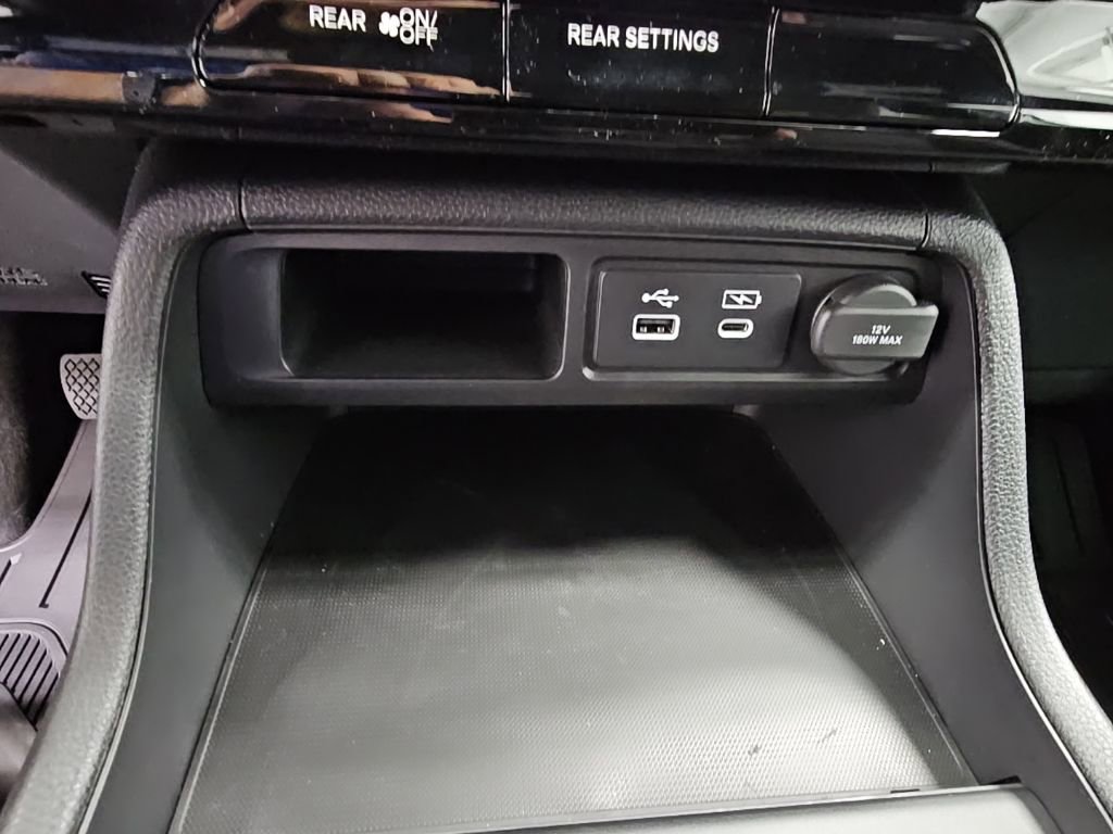 New 2025 Honda Pilot Sport image 17