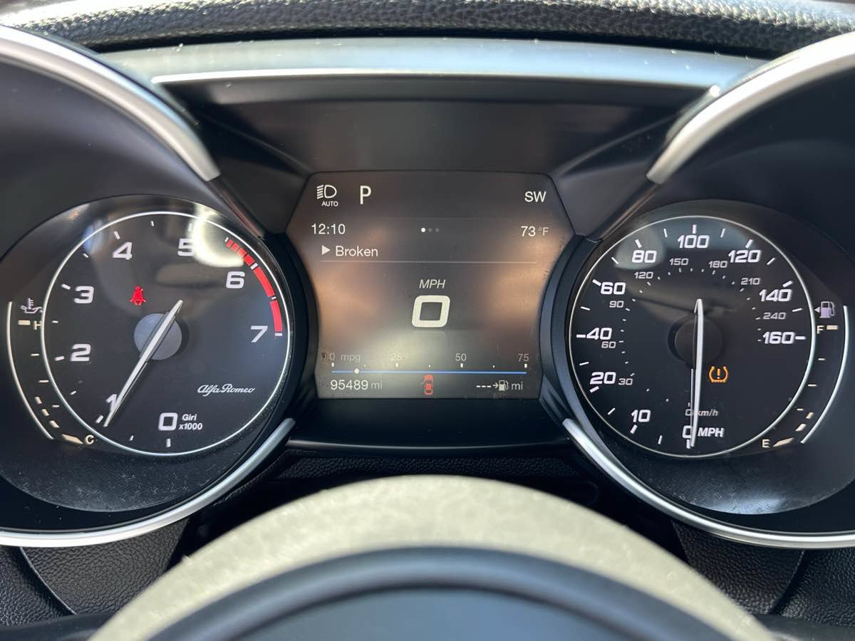 Used 2017 Alfa Romeo Giulia AWD image 17