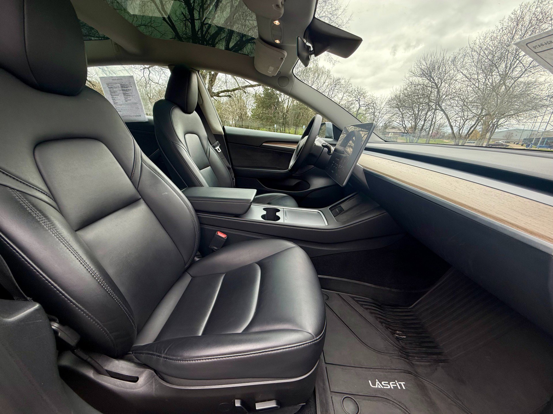 Used 2023 Tesla Model 3 Standard Range image 23