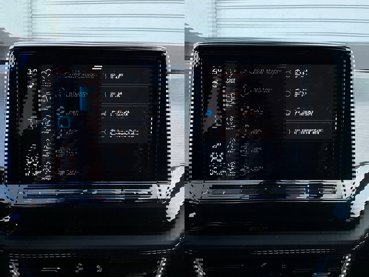 Used 2025 Volkswagen Atlas Cross Sport SE image 32