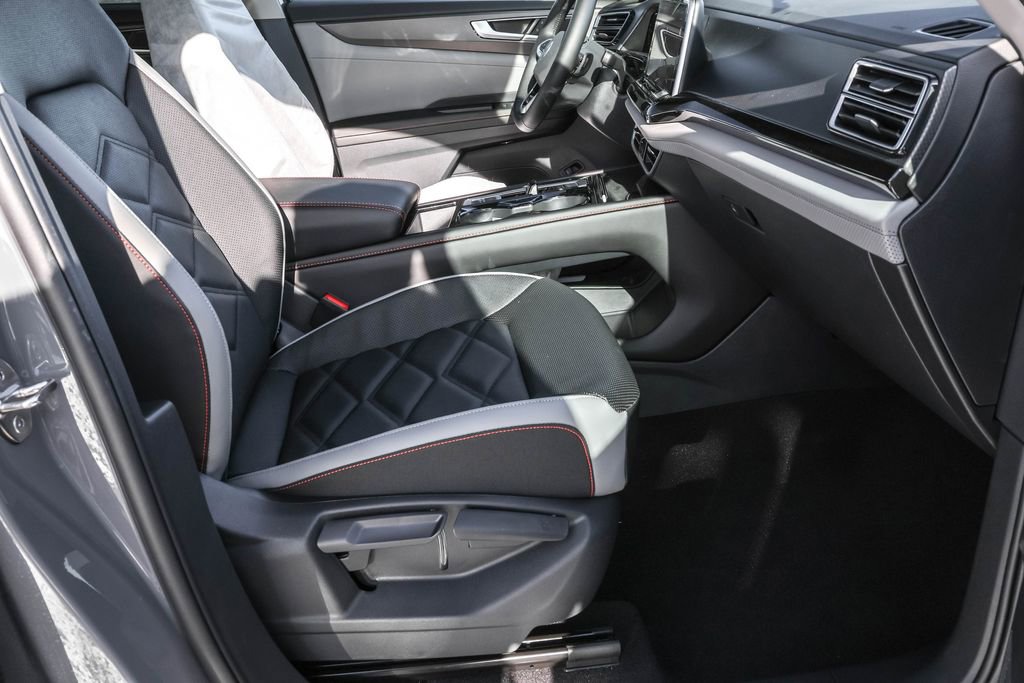 New 2026 Volkswagen Atlas Peak Edition image 43