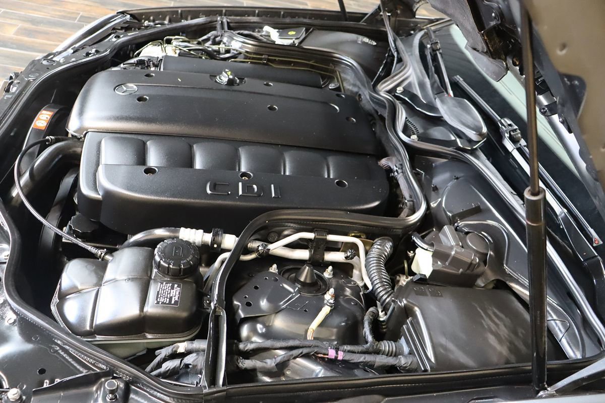 Used 2005 Mercedes-Benz E 320 CDI Sedan image 60
