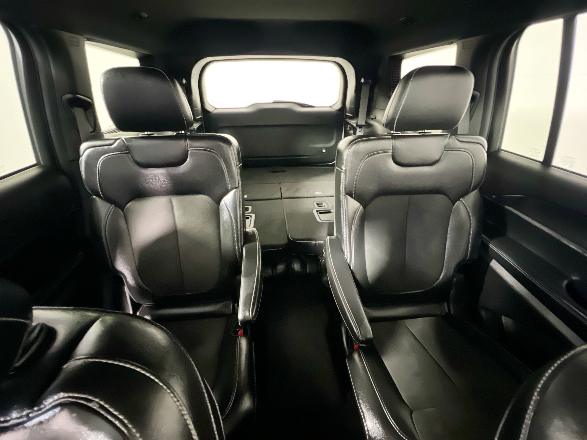 Used 2023 Jeep Grand Cherokee L Laredo image 33