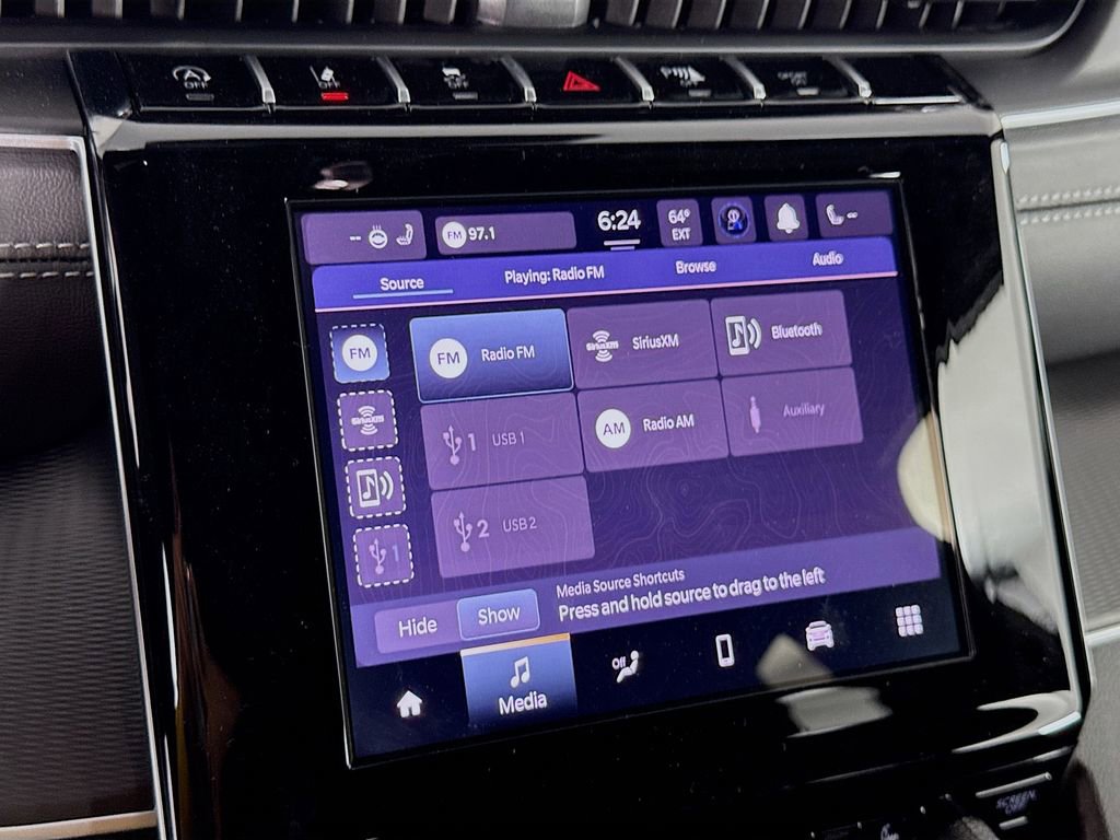 New 2025 Jeep Grand Cherokee Laredo image 34