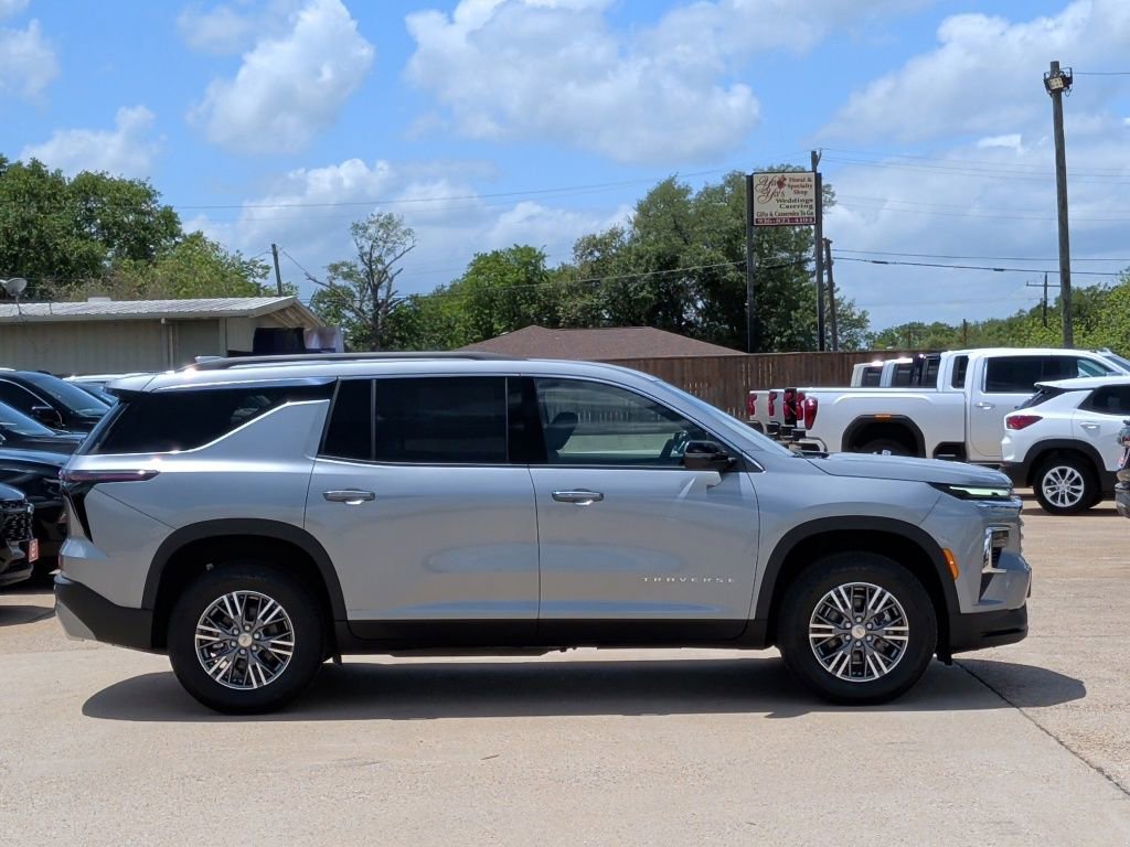 New 2026 Chevrolet Traverse LT FWD image 9