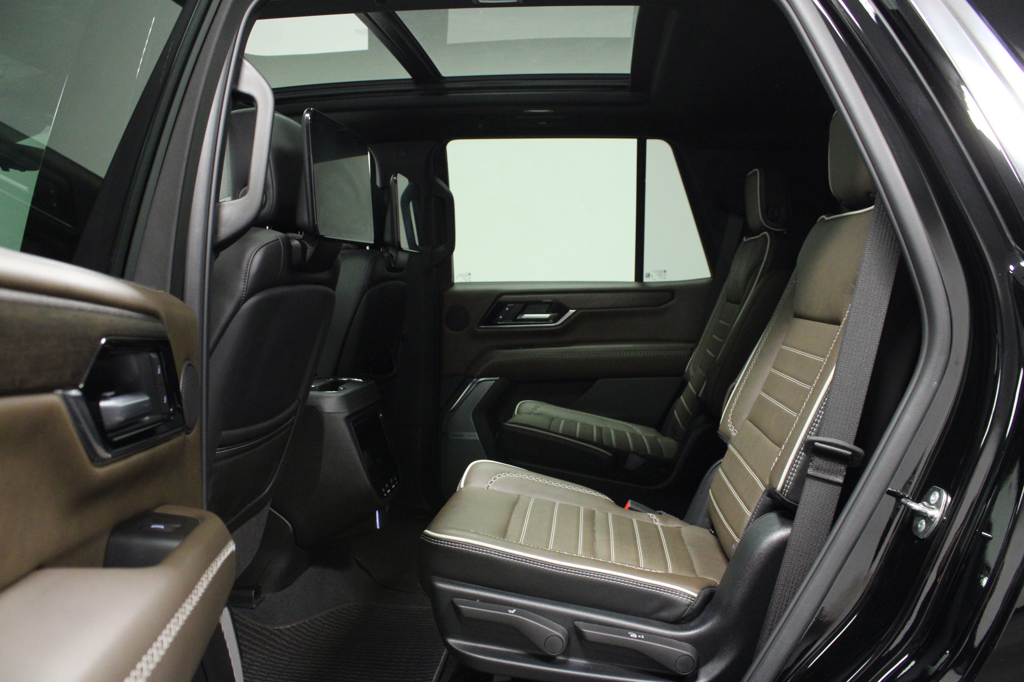 Used 2026 GMC Yukon Denali Ultimate AWD/4WD image 14