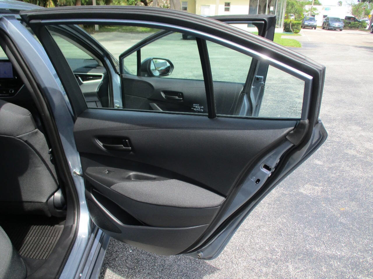 Used 2022 Toyota Corolla LE FWD image 23