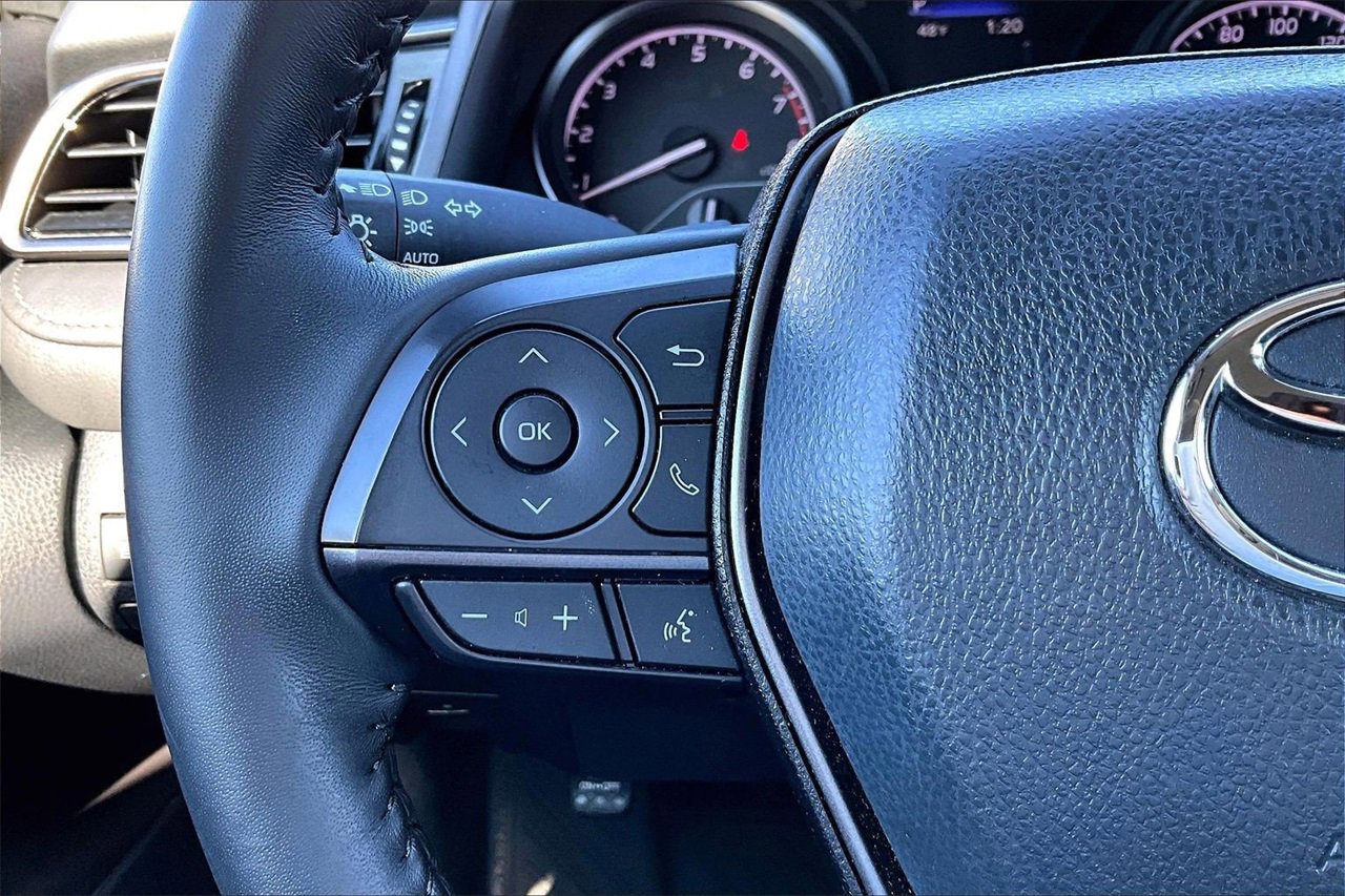 Used 2024 Toyota Camry SE image 25