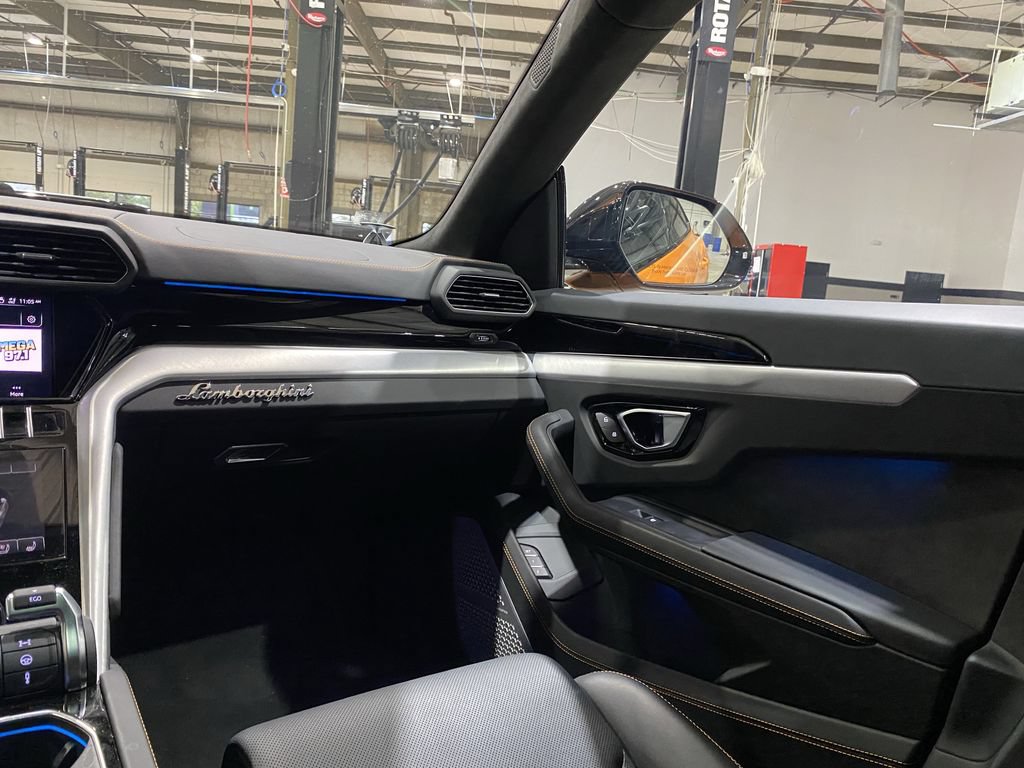 Used 2024 Lamborghini Urus S AWD/4WD image 4