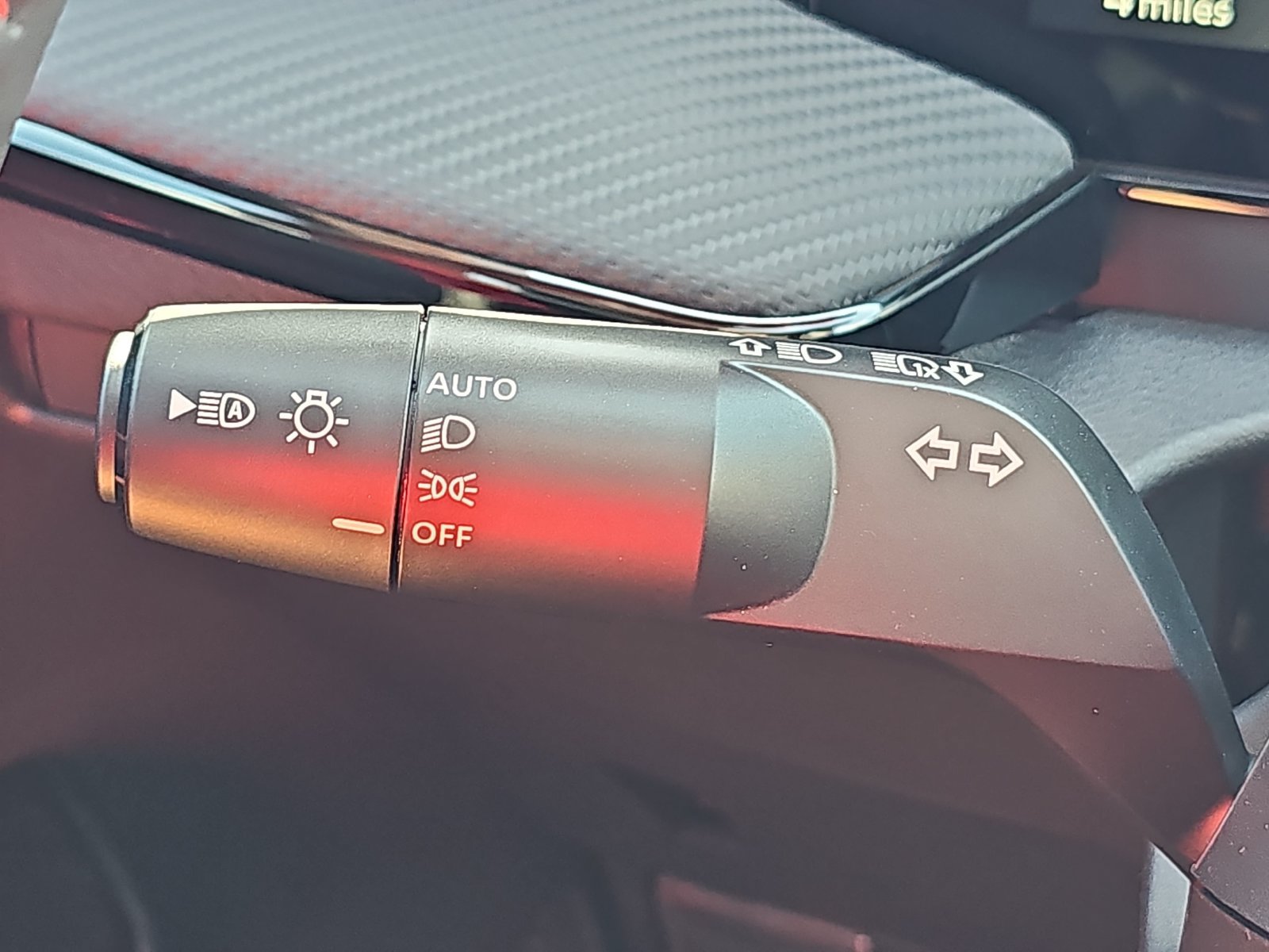 New 2027 Nissan Kicks SR w/ Cold Weather Package FWD image 29