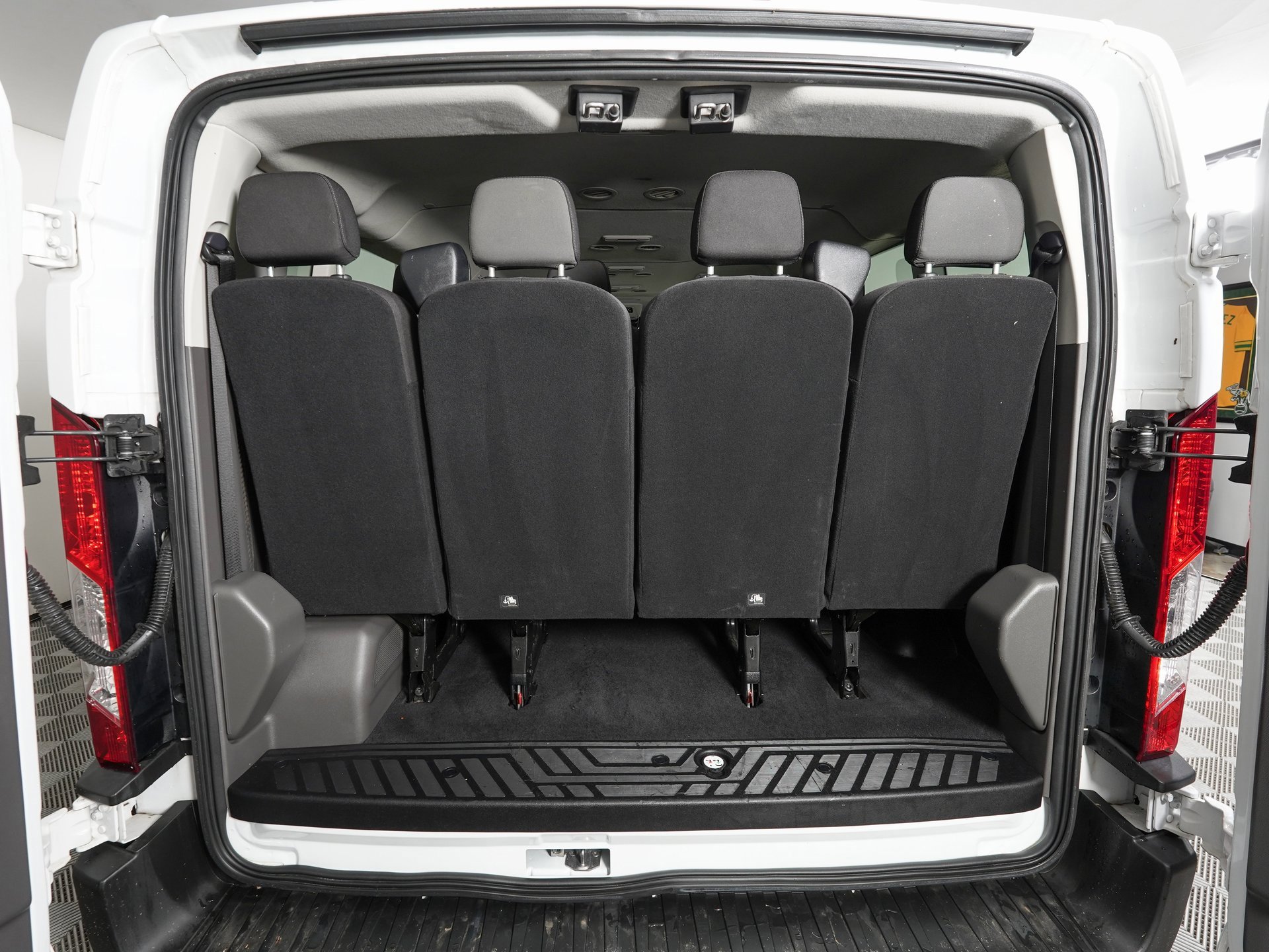 Used 2021 Ford Transit 350 XLT image 12