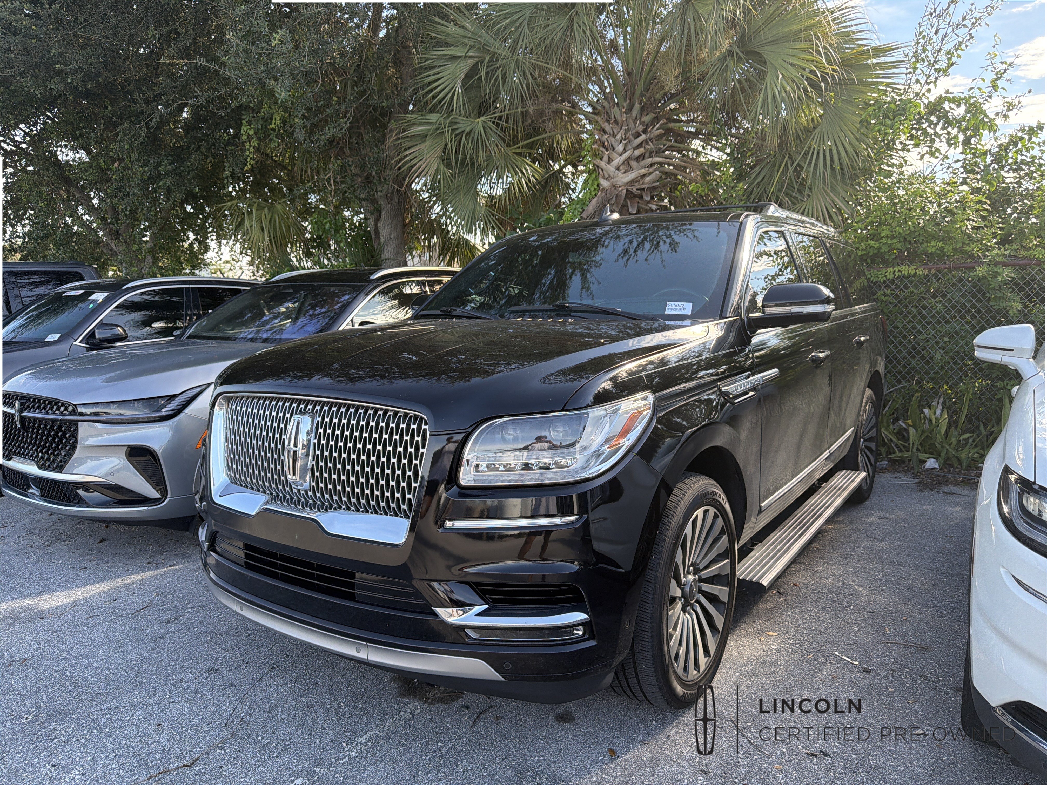 Used 2021 Lincoln Navigator Reserve w/ Luxury Package AWD/4WD image 1