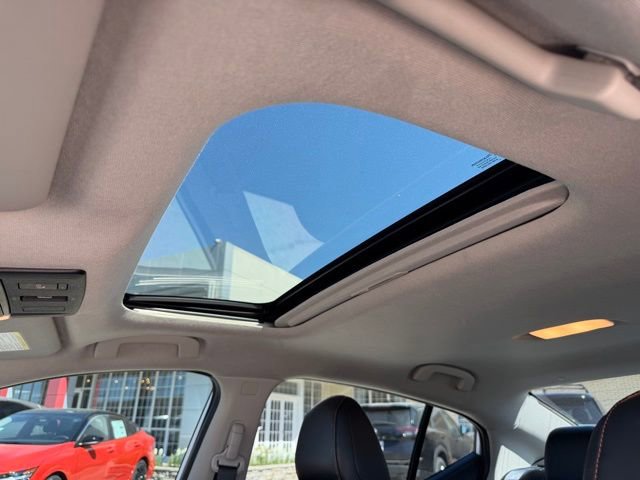 Used 2022 Nissan Sentra SR w/ SR Premium Package FWD image 30