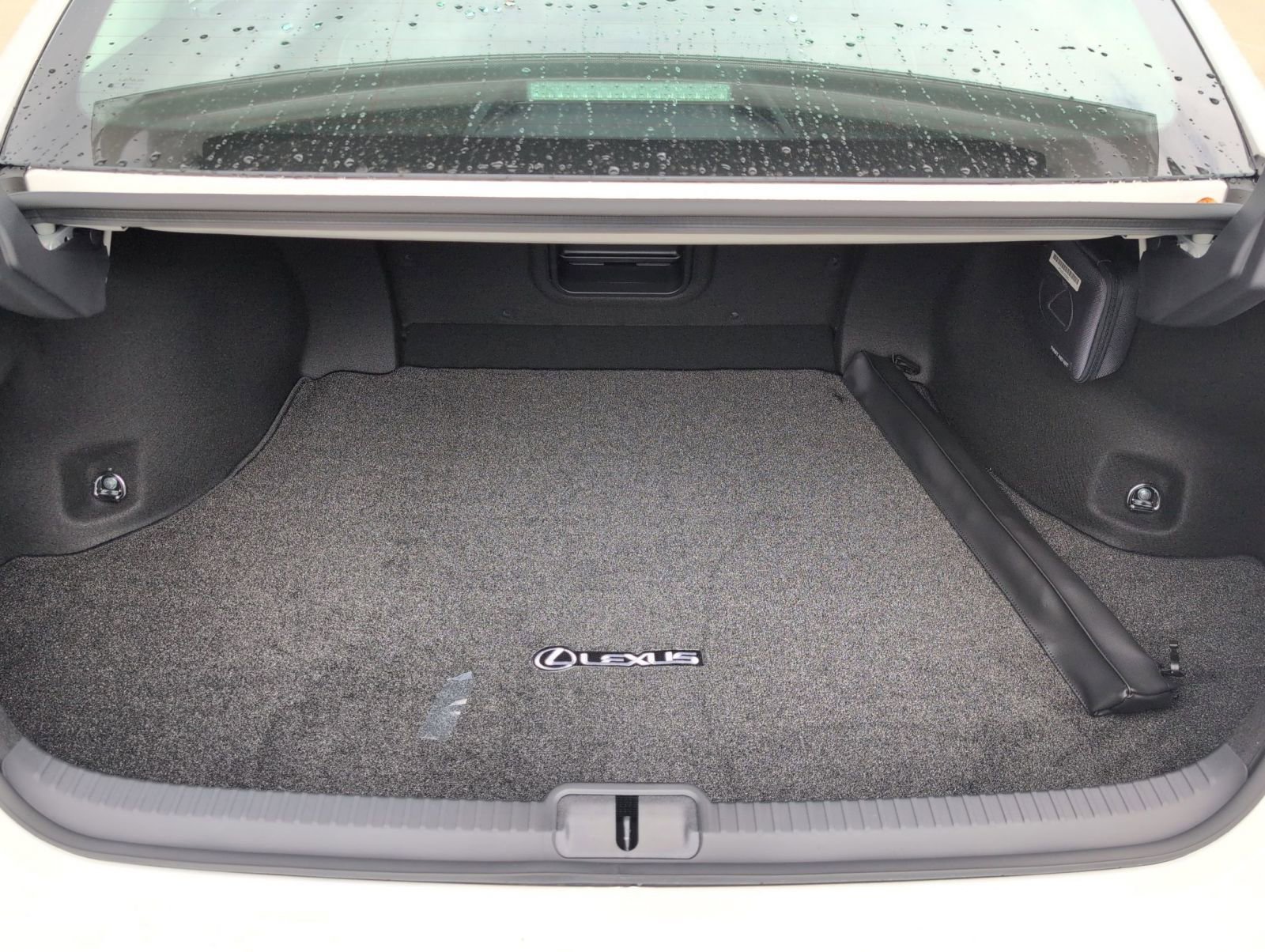 Certified 2025 Lexus ES 300h image 13