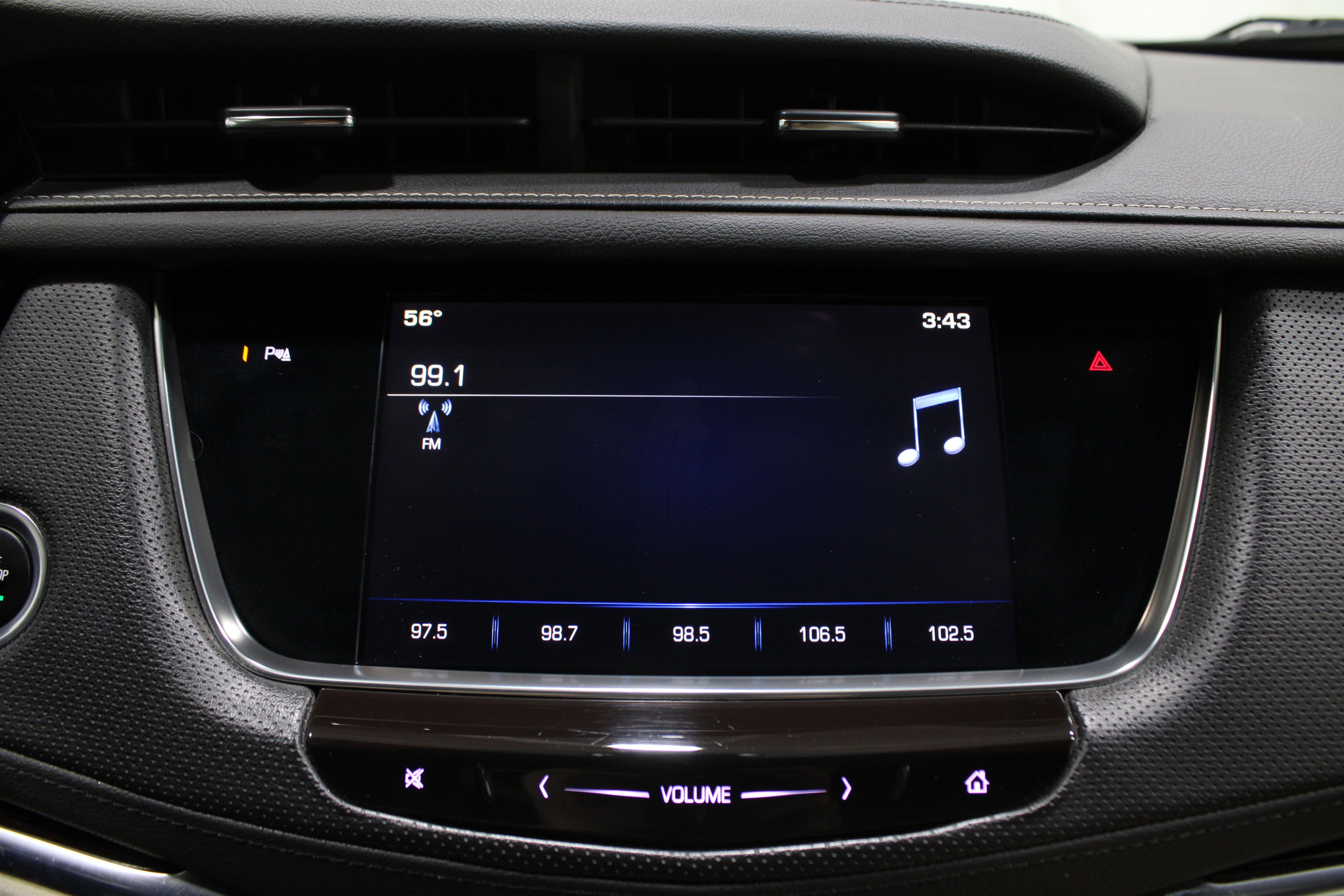 Used 2017 Cadillac XT5 Luxury w/ Driver Awareness Package image 16