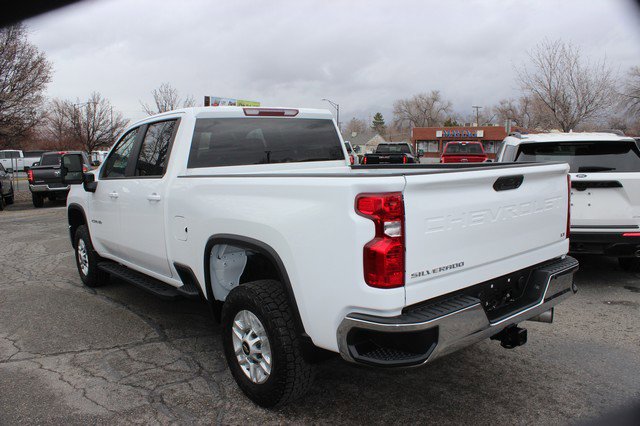 Used 2024 Chevrolet Silverado 2500 LT w/ Convenience Package image 5