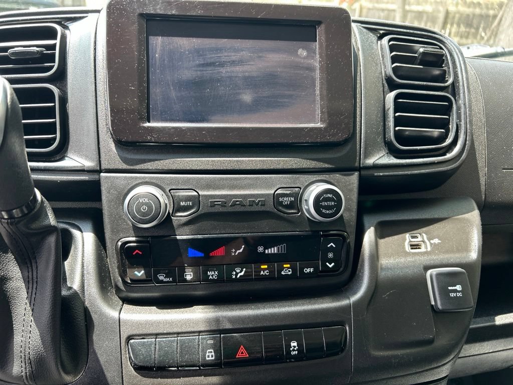 Used 2025 RAM ProMaster 2500 w/ Convenience Group FWD image 18