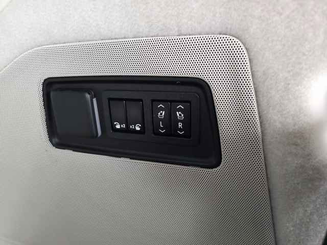 Used 2022 Cadillac Escalade Premium Luxury Platinum image 7