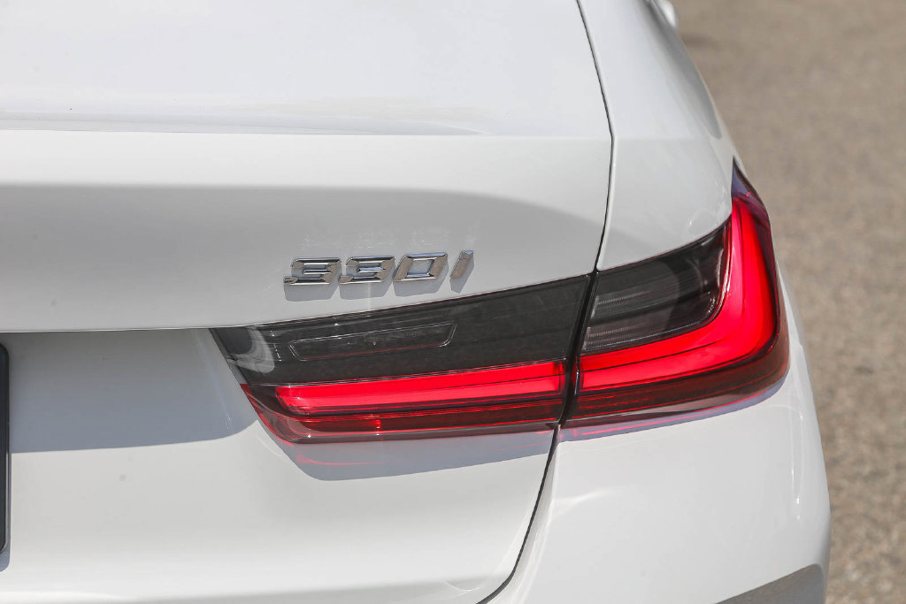 New 2026 BMW 330i Sedan RWD image 7