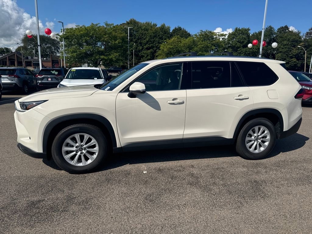 Used 2024 Toyota Grand Highlander XLE image 7