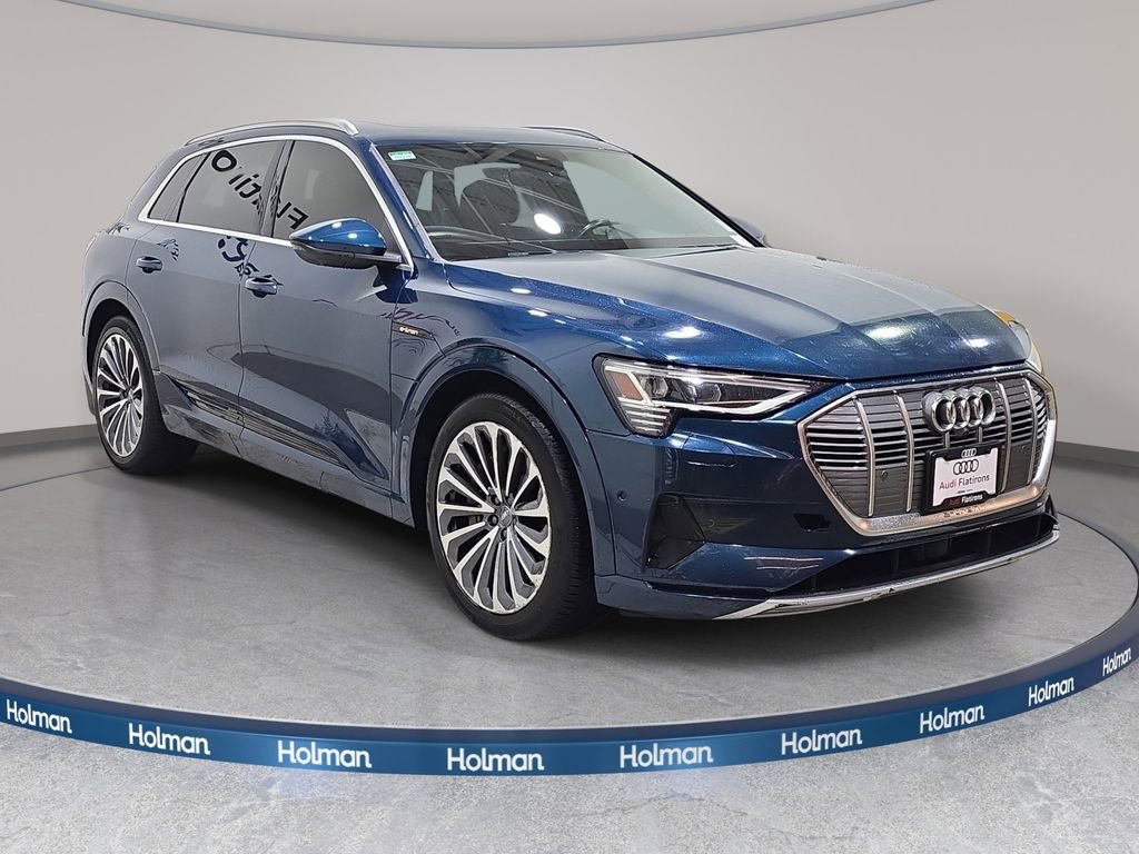 Used 2019 Audi e-tron Prestige w/ Prestige Package AWD/4WD image 4