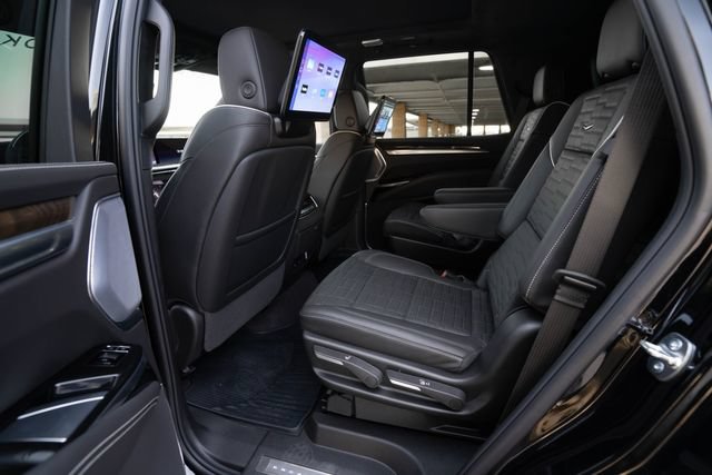 Used 2026 Cadillac Escalade Platinum Sport w/ LPO, ONYX Package AWD/4WD image 16