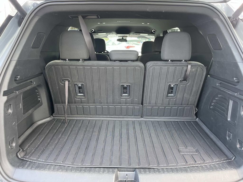 Certified 2024 Chevrolet Traverse LT FWD image 11