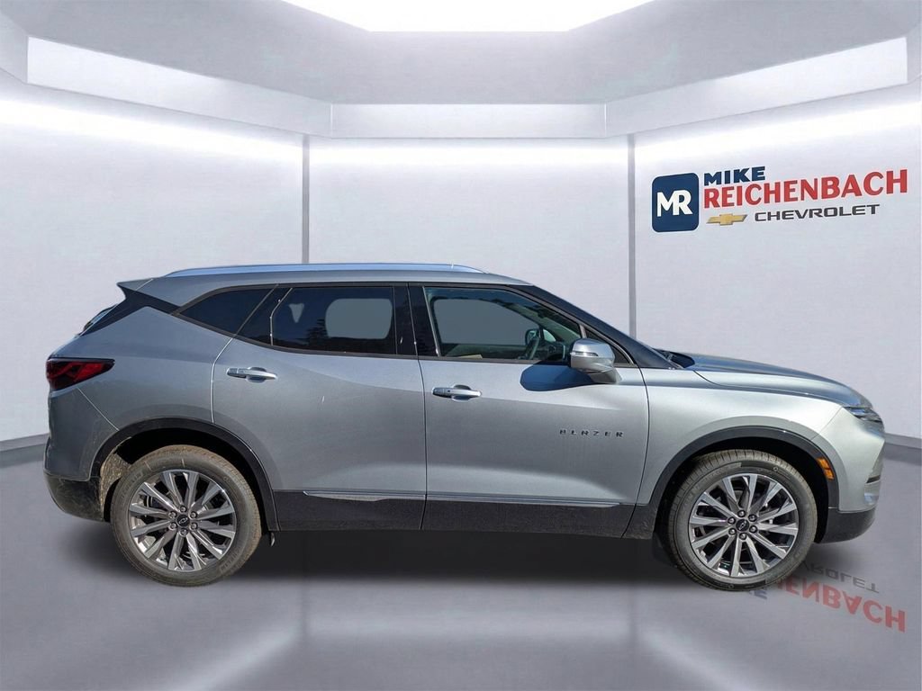 New 2025 Chevrolet Blazer Premier w/ Driver Confidence II Package FWD image 4