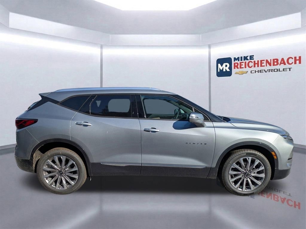 New 2025 Chevrolet Blazer Premier w/ Driver Confidence II Package FWD image 4