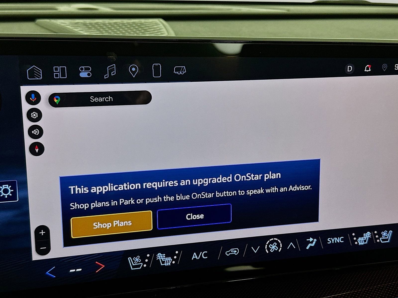 Used 2025 Chevrolet Traverse RS image 14