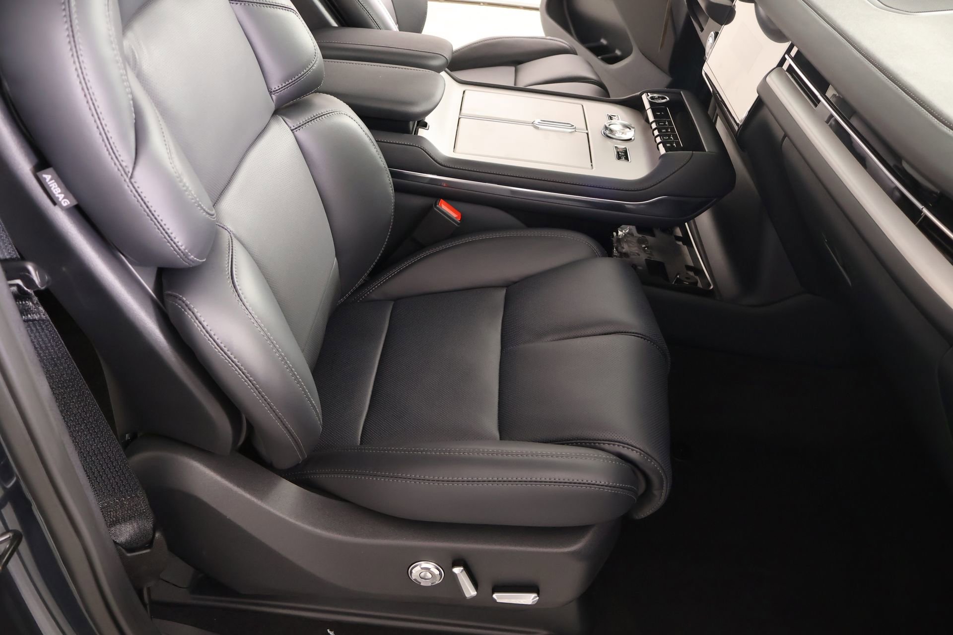 New 2026 Lincoln Navigator Premiere image 14