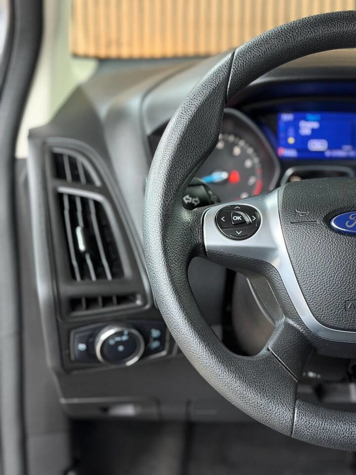 Used 2013 Ford Focus S FWD image 10