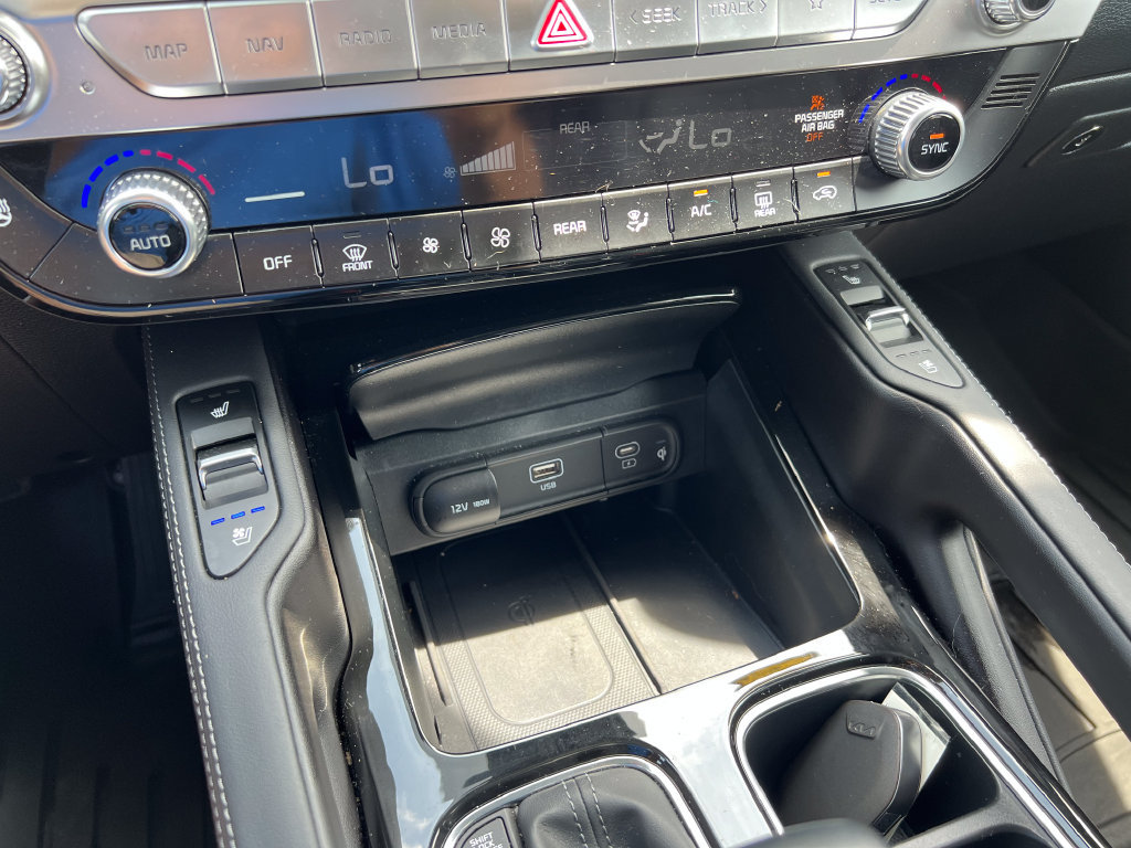 Used 2024 Kia Telluride EX w/ EX Captain's Chair Package AWD/4WD image 25