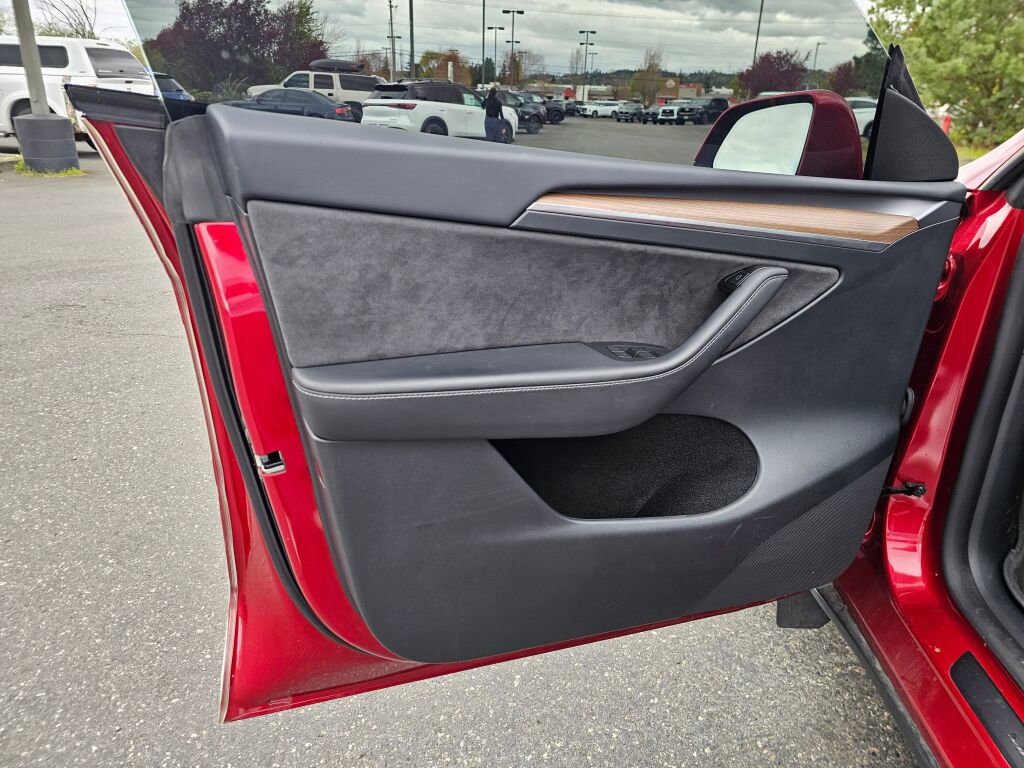 Used 2024 Tesla Model Y Long Range RWD image 23