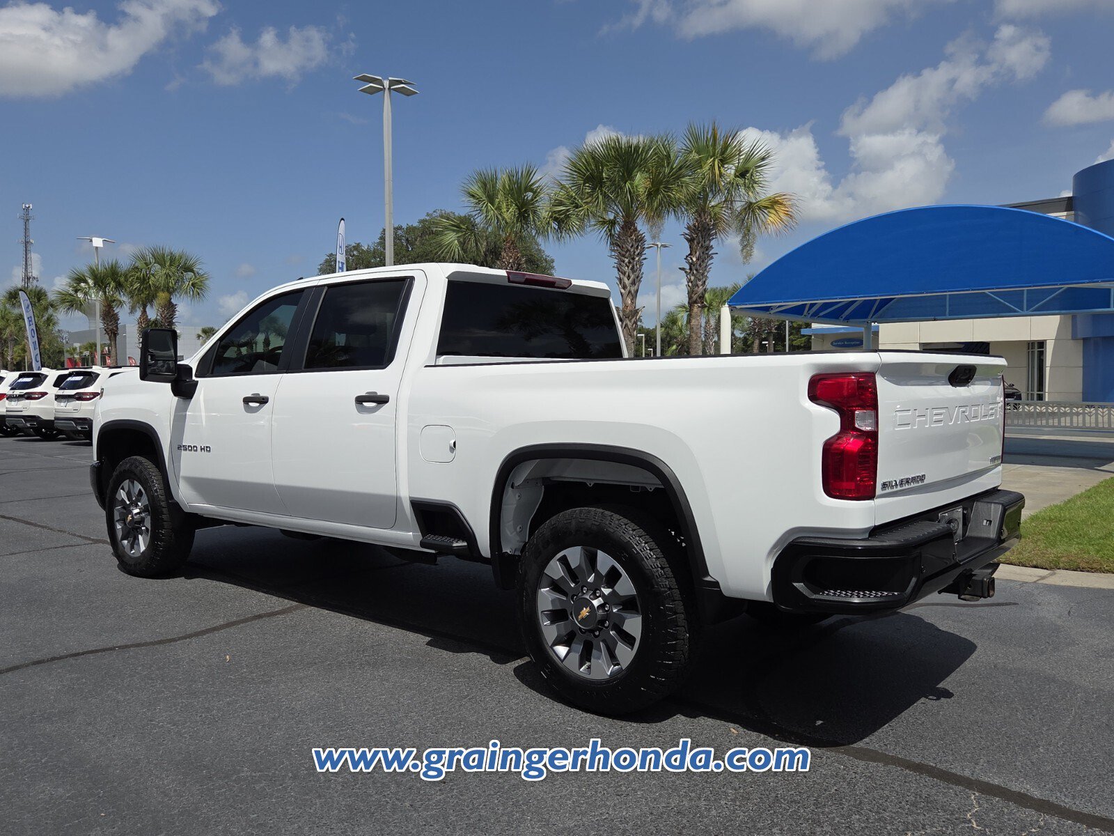 Used 2024 Chevrolet Silverado 2500 Custom w/ Custom Value Package RWD image 3