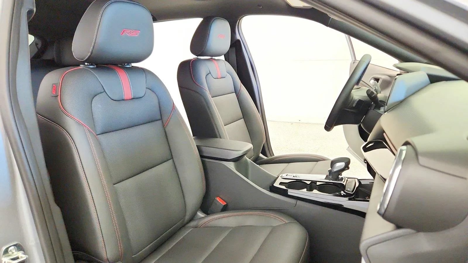 New 2026 Chevrolet Trax RS w/ Sunroof Package FWD image 31