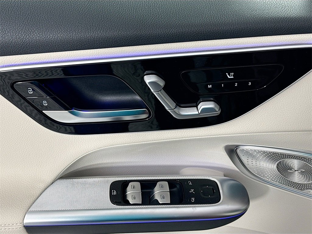 Used 2025 Mercedes-Benz GLC 300 4MATIC image 19