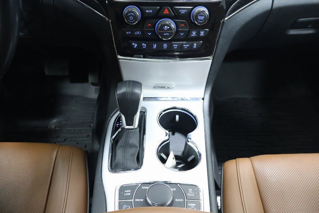 Used 2021 Jeep Grand Cherokee Summit image 20