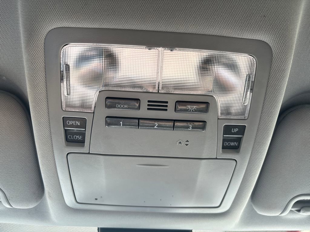 Used 2017 Toyota Highlander XLE FWD image 16