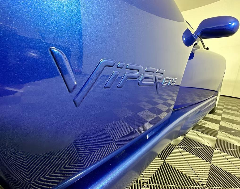 Used 1997 Dodge Viper GTS RWD image 9