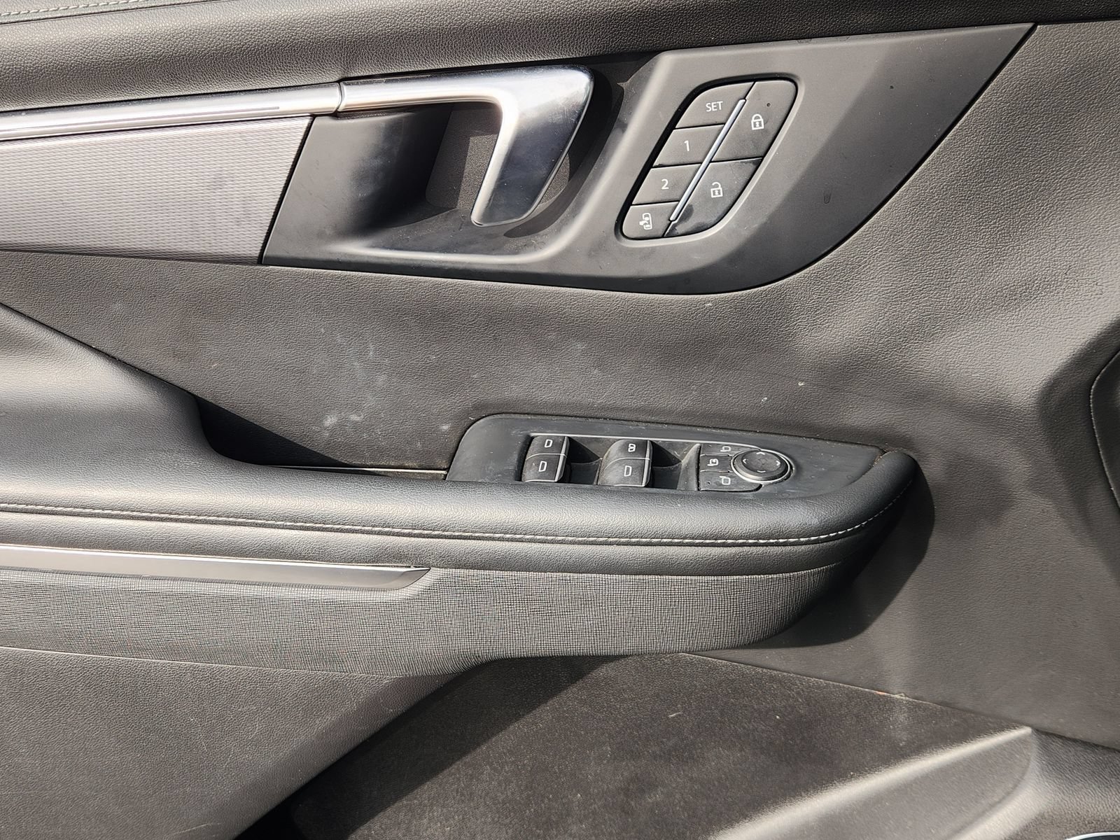 Certified 2025 Buick Enclave Sport Touring w/ Power Package FWD image 26