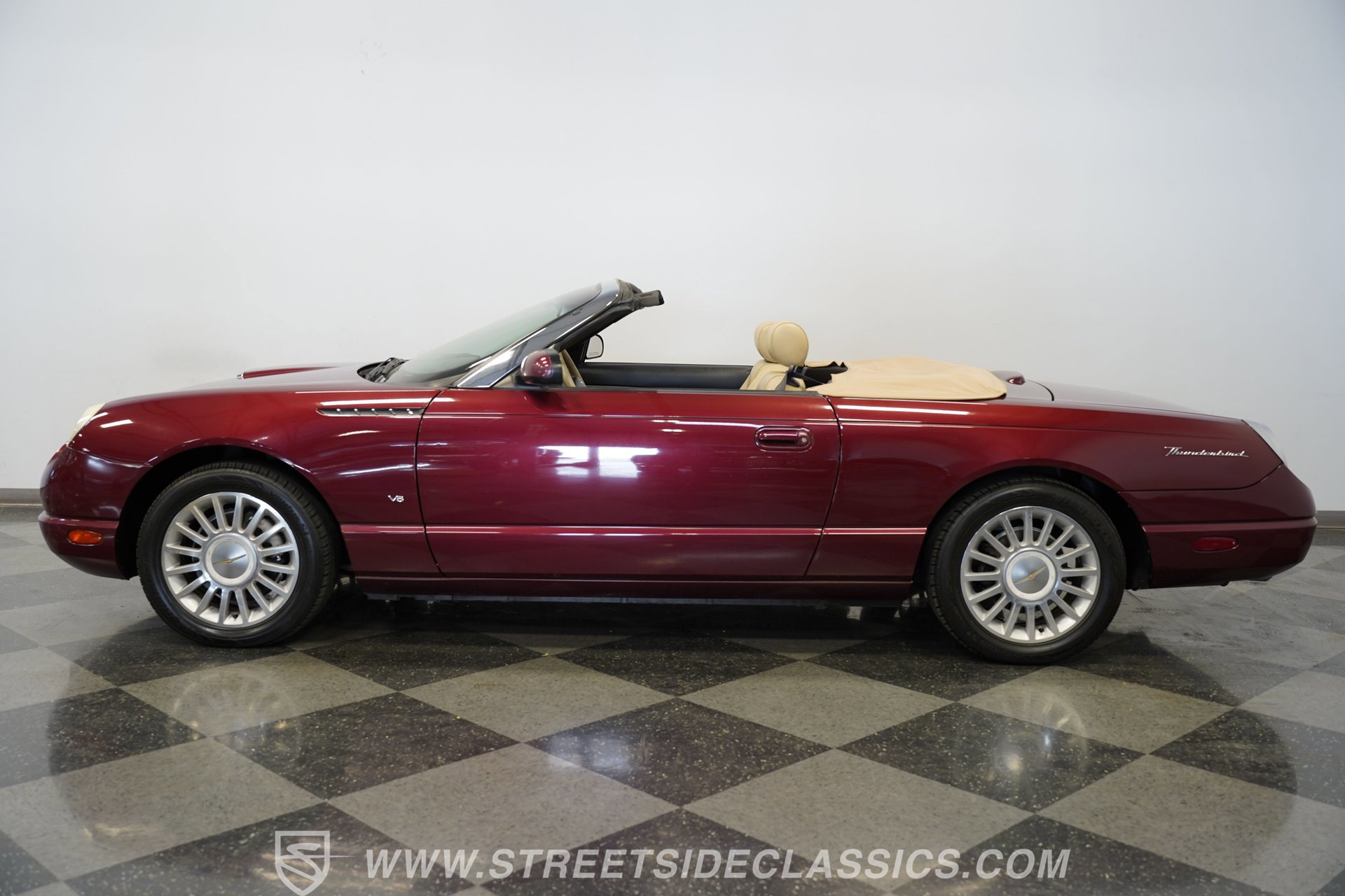 Used 2004 Ford Thunderbird RWD image 2