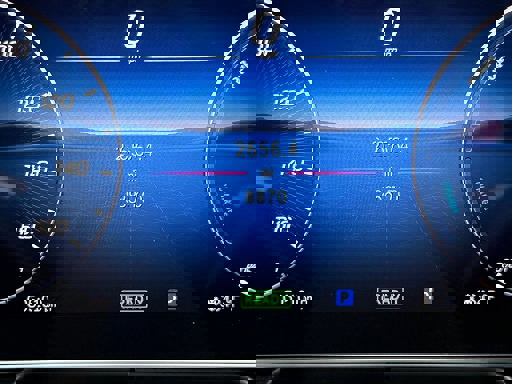 Used 2025 Mercedes-Benz GLC 350e 4MATIC image 29