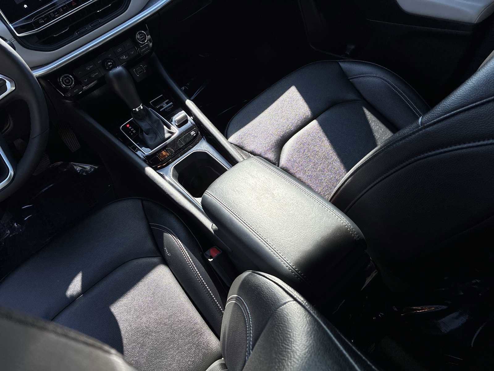Certified 2025 Jeep Compass Limited AWD/4WD image 19